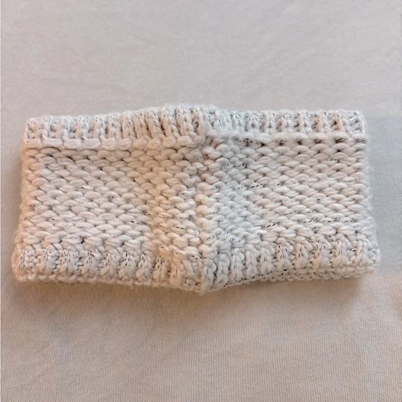 Carhartt Women’s Pink Knit Sherpa-Lined Headband - Picture 3 of 11